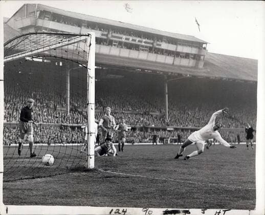 May 19, 1960 - Real Madrid wins the European Cup: Beat Eintracht by 7-3. One one of the most brilliant displays of football ever seen in Britain, Real Madrid last night beat Eintracht from Frankfurt by seven goals to three, at Hampden Park, Glasgow. Photo shows Di Stefano taps the ball into the net to score Real Madrid s first goal. On left Eintracht s goa keeper, Loy stands by amazed at the speed of the movement.  - ZUMAk09