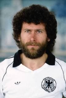 Fussball Fototermin Deutsche Nationalmannschaft in Frankfurt 01.03.1982 Paul BREITNER (Deutschland) FOTO: WEREK Pressebildagentur xxNOxMODELxRELEASExx