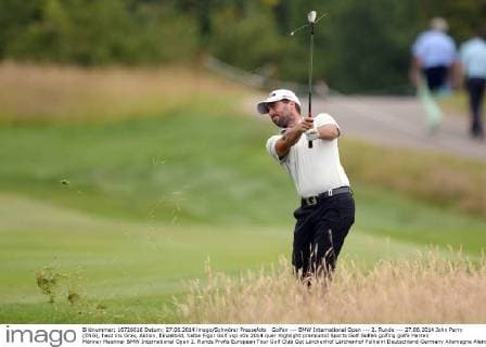 Golfen --- BMW International Open --- 2. Runde --- 27.06.2014 John Parry (ENG), haut ins Gras, Aktion, Einzelbild, halbe Figur