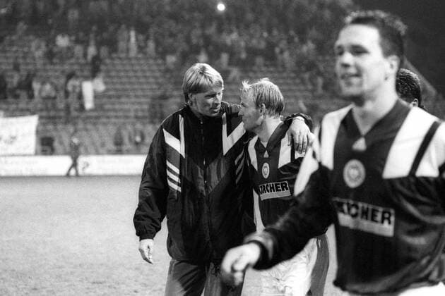 Fußball, Trainerhistorie, TeBe Berlin Schlussjubel Tennis Borussia Berlin mit Trainer Wolfgang Sidka und Bjarne Goldbaek