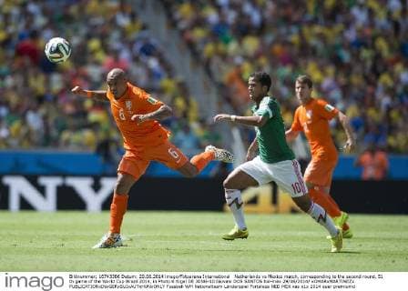 Netherlands vs Mexico match, corresponding to the second round, 51 th game of the World Cup Brazil 2014, in Photo 6 Nigel DE JONG-10 Giovani DOS SANTOS hol-mex 29 06 2014 xOMARxMARTINEZx 