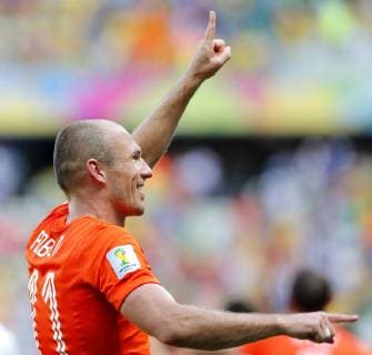 (140629) -- FORTALEZA, June 29, 2014 (Xinhua) --Netherlands s Arjen Robben celebrates the victory after a Round of 16 match between Netherlands and Mexico of 2014 FIFA World Cup at the Estadio Castelao Stadium in Fortaleza, Brazil, on June 29, 2014. Netherlands won 2-1 over Mexico and qualified for Quarter-finals on Sunday. (Xinhua Zhou Lei)(rh) (SP)BRAZIL-FORTALEZA-WORLD CUP 2014-ROUND OF 16-MEXICO VS NETHERLANDS 