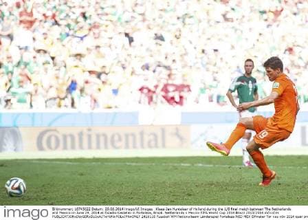 Klaas-Jan Huntelaar of Holland during the 1 8 final match between The Netherlands and Mexico on June 29, 2014 at Estadio Castelao in Fortaleza, Brazil. Netherlands v Mexico FIFA World Cup 2014 Brazil 2013 2014 xVIxxIVx 2416116