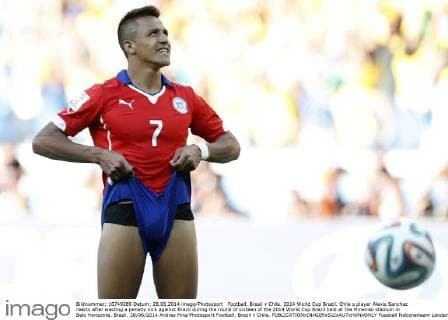 Football, Brasil v Chile. 2014 World Cup Brazil. Chile s player Alexis Sanchez reacts after wasting a penalty kick against Brazil during the round of sixteen of the 2014 World Cup Brazil held at the Mineirao stadium in Belo Horizonte, Brazil. 28 06 2014 Andres Pina Photosport Football, Brazil v Chile. 