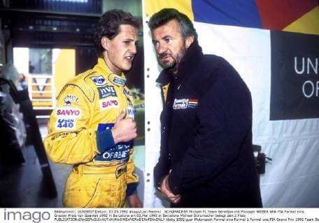 SCHUMACHER Michael F1 Team Benetton mit Manager WEBER Willi FIA Formel eins Grosser Preis von Spanien 1992 in Barcelona am 03.Mai 1992 in Barcelona Michael Schumacher belegt den 2.Platz 