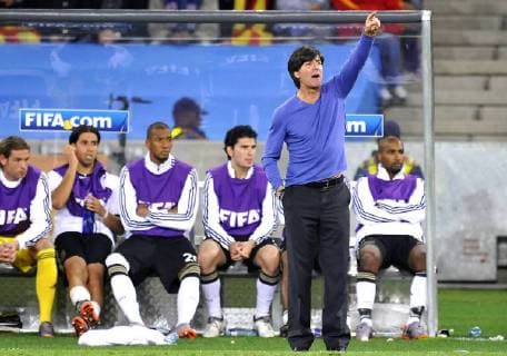 LOEW Joachim Bundestrainer Team BRD FIFA Fussball Weltmeisterschaften 2010 in Sued Afrika Halbfinale Spiel Deutschland-Spanien am 07. Juli 2010 in Durban 