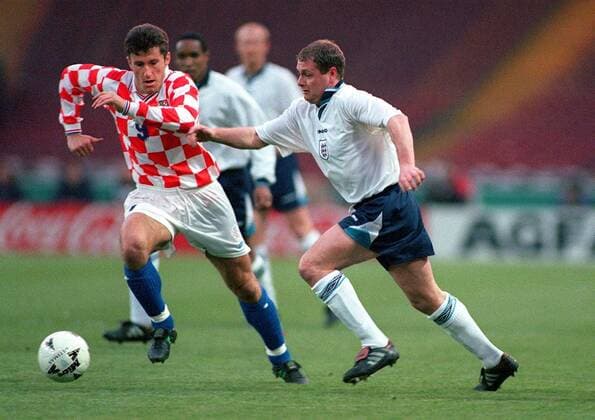 FOOTBALL - PAUL GASCOIGNE (ENGLAND) Davor Suker (CROATIA). ENGLAND V CROATIA 24 4 96. WEMBLEY STADIUM, LONDON. 