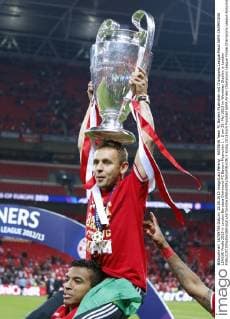 RAFINHA Team FC Bayern Muenchen mit Champions League Pokal UEFA CHAMPIONS LEAGUE Finale 2013 in London Borussia Dortmund-FC Bayern Muenchen 1 : 2 am 25. Mai 2013 im Wembley Stadion in London 