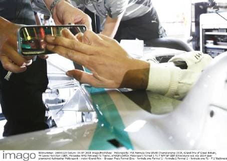 Motorsports: FIA Formula One World Championship 2014, Grand Prix of Great Britain, 44 Lewis Hamilton (GBR, Mercedes AMG Petronas F1 Team), xHOCHxZWEIx
