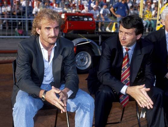 Fußball, EM Finale 1992 in Göteborg, Dänemark - Deutschland 2:0 VOELLER Rudi Team Deutschland konnte wegen seiner Verletzung nicht im Fussballfinale der EM 1992 spielen mit NIERSBACH Wolfgang Pressesprecher DFB UEFA Fussball Europameisterschaften 1992 in Schweden Finale Daenemark-Deutschland in Goeteborg 2 : 0 am 26.06.1992 
