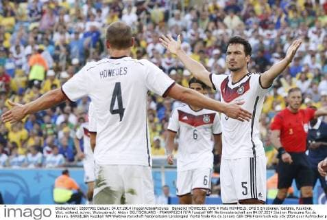 Benedikt HÖWEDES, DFB 4 Mats HUMMELS, DFB 5 Emotionen, Gefühle, Reaktion, Wut, wütend, schrei, Wutausbruch, Aktion DEUTSCHLAND - FRANKREICH FIFA Fussball WM Weltmeisterschaft am 04.07.2014 Stadion Maracana Rio de Janeiro, BRASILIEN
