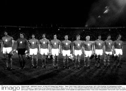 Team CSSR TEAM CSSR ist Europameister 1976 UEFA Fussball Europameisterschaften 1976 in Belgrad in Jugoslavien Finale Deutschland-CSSR in Belgrad am 20.Juni 1976 