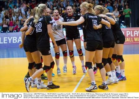 05.07.2014, Kleine EWE Arena, Oldenburg Volleyball, European League 2014, Deutschland vs. Polen Jubel Deutschland nach dem Matchball Sieg