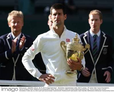 Wimbledon Championships 2014, AELTC,London, ITF Grand Slam Tennis Tournament, Herren Endspiel,Finale, Siegerehrung,Praesentation,Sieger Novak Djokovic (SRB) mit Pokal,Halbkoerper,Querformat,