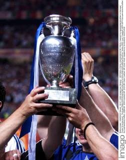 EM POKAL POKAL EUROPAMEISTER POKAL Fussball Europameisterschaften in Portugal Finale Griechenland - Portugal 