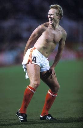 KOEMAN Ronald Team Holland nach dem Schlusspfiff UEFA Fussball Europameisterschaften 1988 in Deutschland Halbfinale Deutschland-Holland in Hamburg am 21.Juni 1988 