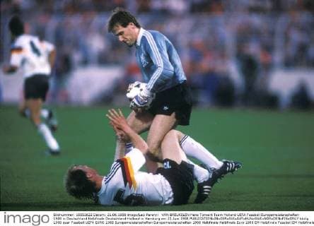 VAN BREUKELEN Hans Torwart Team Holland UEFA Fussball Europameisterschaften 1988 in Deutschland Halbfinale Deutschland-Holland in Hamburg am 21.Juni 1988 