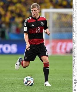 FUSSBALL WM 2014 HALBFINALE Brasilien - Deutschland 08.07.2014 Toni Kroos (Deutschland) am Ball