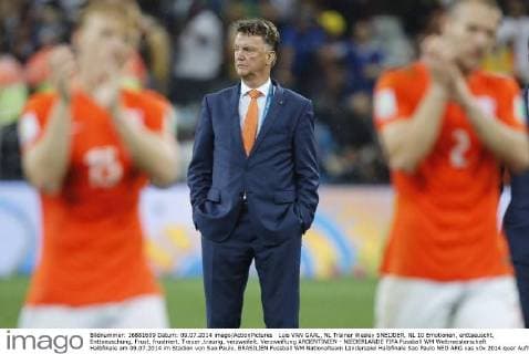 Luis VAN GAAL, NL Trainer Wesley SNEIJDER, NL 10 Emotionen, enttaeuscht, Enttaeuschung, Frust, frustriert, Trauer ,traurig, verzweifelt, Verzweiflung ARGENTINIEN - NIEDERLANDE FIFA Fussball WM Weltmeisterschaft Halbfinale am 09.07.2014 im Stadion von Sao Paulo, BRASILIEN