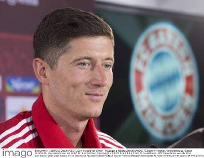 Neuzugang Robert LEWANDOWSKI. FC Bayern München, Vorbereitung zur Saison 2014 2015, Pressekonferenz, am 09.07.2014 in München (München) V E R E I N S G E L A E N D E Deutschland.