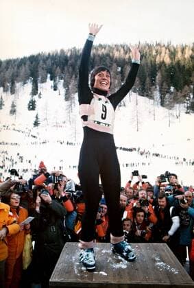 Olympischer Winterspiele in Innsbruck, Abfahrt der Frauen: Siegerin Rosi Mittermaier (BR Deutschland) jubelt