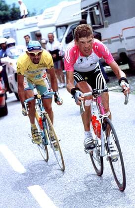ULLRICH Jan und PANTANI Marco Tour de France 1998 Radrennen Aktion Copyright by Sportphoto Laci Perenyi 40667 Meerbusch Im Kamp 44 Tel.02132 6266 Fax 02132 6254 Stadtsparkasse Düsseldorf (30050110) Kto.61003810 eMail: laci@sportphoto-perenyi.de 