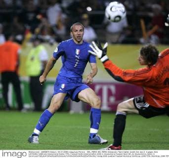 DEL_PIERO DEL PIERO Alessandro Team Italien erzielt hier das 2: 0 gegen Jens LEHMANN Halbfinale Deutschland-Italien FIFA_Fussball Weltmeisterschaften 2006 in Deutschland Fussball Spiel NR_61 Deutschland_Italien in Dortmund 