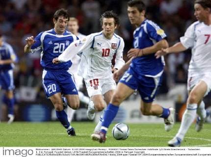 ROSICKY Tomas Team Tschechien Halbfinale 1 2 Finale Griechenland - Tschechien 1: 0 in Portugal. Fussball Aktion. UEFA Fussball Europameisterschaften 2004 in Portugal Copyright 