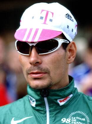ZABEL Erich im gruenen Trikot Tour de France 1998 Radrennen Portrait Copyright by Sportphoto Laci Perenyi 40667 Meerbusch Im Kamp 44 Tel.02132 6266 Fax 02132 6254 Stadtsparkasse Düsseldorf (30050110) Kto.61003810 eMail: laci@sportphoto-perenyi.de 