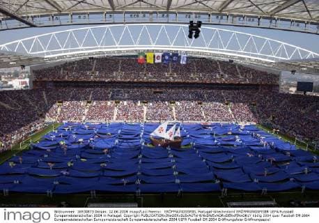 ERÖFFNUNGSSPIEL Portugal-Griechenland ERÖFFNUNGSFEIER UEFA Fussball Europameisterschaften 2004 in Portugal. Copyright 