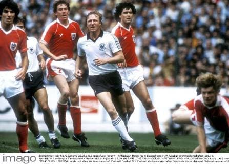HRUBESCH Horst Team Deutschland FIFA Fussball Weltmeisterschaften 1982 in Spanien Vorrundenspiel Deutschland - Oesterreich in Gijon am 25.06.1982 