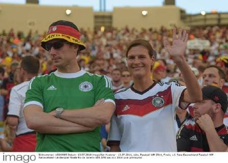 13.07.2014, xbtx, Fussball WM 2014, Finale, v.l. Fans Deutschland