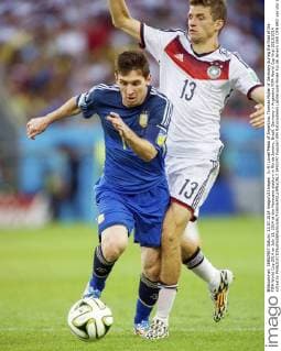 (L-R) Lionel Messi of Argentina, Thomas Muller of Germany during the final of the FIFA World Cup 2014 on July 13, 2014 at the Maracana stadium in Rio de Janeiro, Brazil. Germany v Argentina FIFA World Cup final 2013 2014 xVIxxIVx 2452247