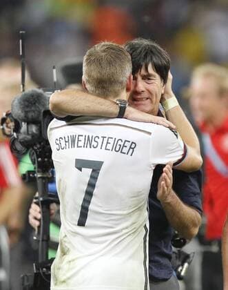 Bastian SCHWEINSTEIGER, DFB 7 DFB Bundestrainer Joachim Jogi Löw, LÖW,Traenen Umarmung Jubel DEUTSCHLAND FIFA Fussball WM FINALE Weltmeisterschaft am 13.07.2014 im Maracana Stadion von Rio de Janeiro