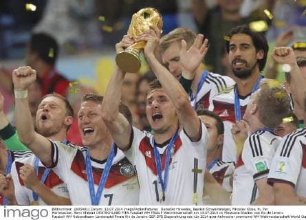 Benedikt Höwedes, Bastian Schweinsteiger, Miroslav Klose, hi. Per Mertesacker, Sami Khedira DEUTSCHLAND FIFA Fussball WM FINALE Weltmeisterschaft am 13.07.2014 im Maracana Stadion von Rio de Janeiro
