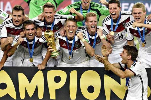 Rio de Janeiro - FIFA WM 2014 - Finale Deutschland - Im Bild: Bastian Schweinsteiger-Philipp Lahm-Thomas Müller-Andre Schürrle 