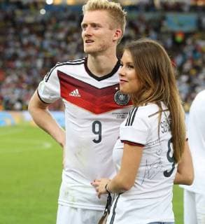 Rio de Janeiro, FIFA, Fussball Männer, Fussball Weltmeisterschaften 2014, FIFA world cup 2014 ,Final, Finale, Deutschland vs Argentinien , Germany vs Argentina 13.07.2014, Estadio Maracana, Rio de Janeiro, Andre Schürrle, Deutschland, mit Freundin Montana Yorke