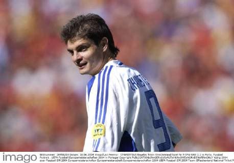 CHARISTEAS Angelos Team Griechenland Spiel Nr.9 SPA-GRE 1:1 in Porto. Fussball Portrait . UEFA Fussball Europameisterschaften 2004 in Portugal Copyright 
