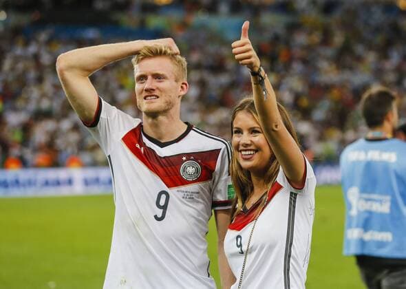 Andre SCHÜRRLE, Schürrle, Nr. 9 DFB Montana Yorke, Freundin von Andre Schürrle, Jubel DEUTSCHLAND - ARGENTINIEN FIFA Fussball WM FINALE Weltmeisterschaft am 13.07.2014 im Maracana Stadion von Rio de Janeiro