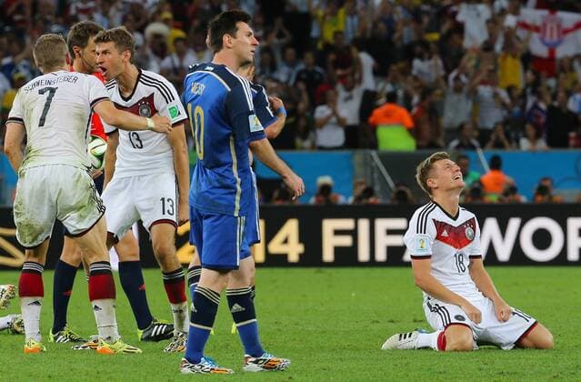 Toni Kroos jubelt, Lionel MESSI enttäuscht. ( xRodolfoxBUHRERx  (25552)