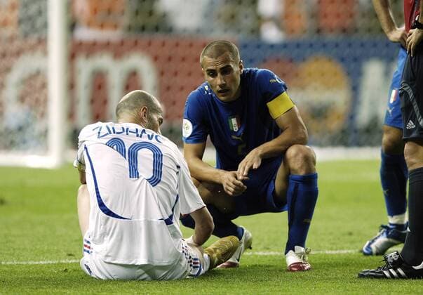ZIDANE Zinedine FRA und CANNAVARO Fabio ITA FIFA Fussballweltmeisterschaften 2006 in Deutschland Finale Italien - Frankreich 