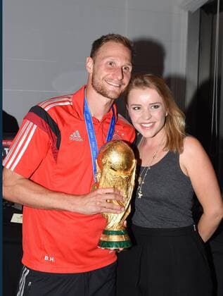 Benedikt HÖWEDES (DFB Deutschland) und Freundin Lisa Wesseler mit Weltpokal WM-Pokal . DFB-WM Party Gala Feier nach dem Finale im Hotel Sheraton Rio de Janeiro. - Deutschland - Argentinien, Finale, Fussball Weltmeisterschaft 2014,Rio de Janeiro, 13.07.2014- Germany vs. Argentina- FIFA- Soccer World Cup 2014 - poolphoto 