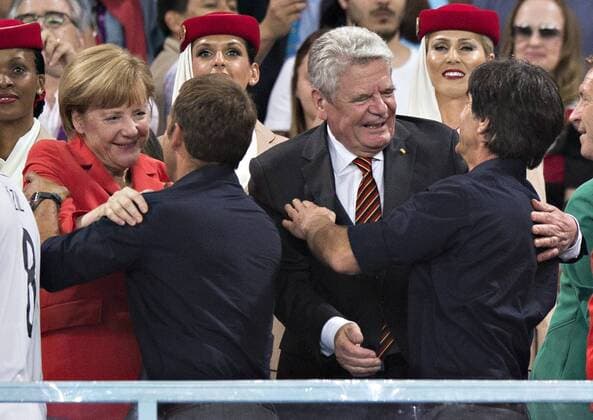 Rio de Janeiro, 13.07.2014, Estadio do Maracana - Bundeskanzlerin Angela Merkel (Deutschland), Bundespräsident Joachim Gauck, Assistenz-Trainer Hans-Dieter Flick (Deutschland), Trainer Joachim Löw (Deutschland) - Deutschland - Argentinien