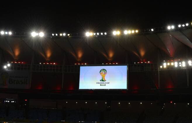 13.07.2014, Fussball WM 2014 - Finale: Rio de Janeiro, Maracana Stadion. auf der Stadionleinwand das offizielle Logo des FIFA World Cup in Brasilien. 