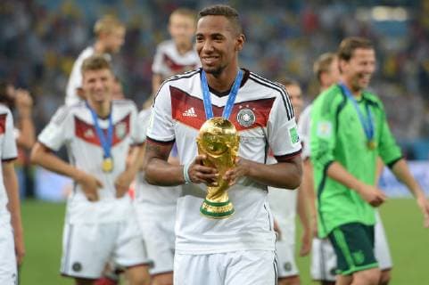 Jerome BOATENG (GER) mit dem Pokal,Aktion,Jubel,Freude, Begeisterung,Team, Mannschaft, ,Cup,Trophy, Trophäe. Deutschland (GER))-Argentinien (ARG) 1-0 n.V Finale,Final,Spiel 64, am 13.07.2014 in Rio de Janeiro. Fussball Weltmeisterschaft 2014 vom 12.06. - 13.07.2014.