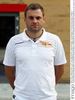 Hendrik Schreiber Physiotherapeut Portrait Portraet Porträt Einzelbild 1. FC Union Berlin Fototermin zweite 2. Bundesliga DFL 16.07.2014 Fußball Fussball Stadion an der Alten Försterei Berlin Herren Saison 2014 2015