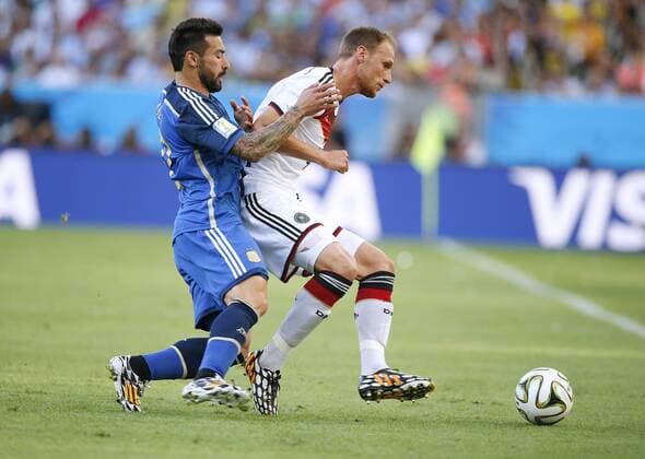 Höwedes Benedikt Team Deutschland mit LAVEZZI Ezequiel FIFA Fussball Weltmeisterschaften 2014 Finale Spiel Deutschland gegen Argentinien am 13.Juli 2014 in Rio de Janeiro 