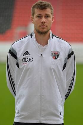 Hermann Eikam, med. Abteilung (FC Ingolstadt 04) Einzelbild, FC Ingolstadt 04, Fussball, Männer, , 2. Bundesliga, Saison 2014 2015