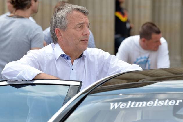 Empfang der Weltmeister --- Fussball --- International --- 15.07.2014 Wolgang Niersbach (Präsident, Praesident DFB), daneben der Schriftzug Weltmeister, Einzelbild, halbe Figur