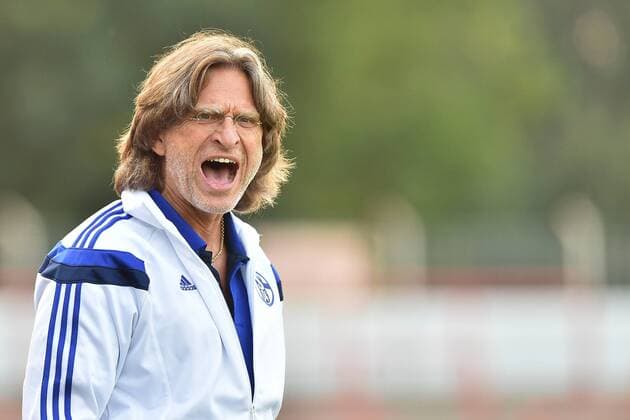 Evonik Ruhr-Cup International Schalke 04 - Galatasaray Istanbul am 25.07.2014 im Stadion Niederrhein in Oberhausen Norbert Elgert ( Trainer Schalke )